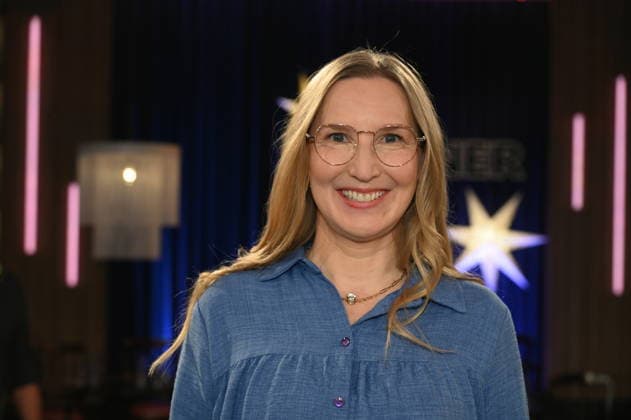 Psychotherapeutin Franca Cerutti, Podcast Psychologie to go! und ARD-Dokuserie Familientherapie lädt Psychotherapeutin und Podcasterin Franca Cerutti vier Familien aufs Land zu einem Familien-Intensiv- Coaching, zu Gast in der WDR Talkshow Kölner Treff