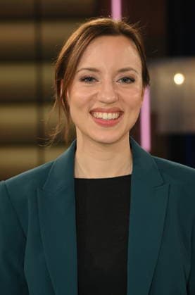 Obstkäppchen -Gründerin Carina Raddatz, Obstkäppchen ist ein gemeinnütziger Verein, dessen Mitglieder von Altersarmut betroffene Menschen darin unterstützen, sich gesund und ausgewogen zu ernähren. so packen sie jeden Monat Tüten mit frischem Obst, Gemüse und kleinen Extras für Seniorinnen und Senioren, deren Rente kaum für das Nötigste reicht., zu Gast in der WDR Talkshow Kölner Treff