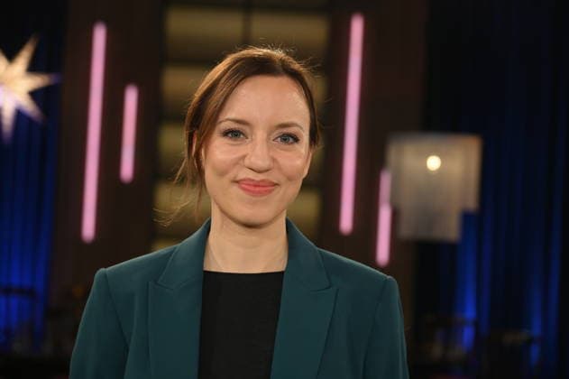 Obstkäppchen -Gründerin Carina Raddatz, Obstkäppchen ist ein gemeinnütziger Verein, dessen Mitglieder von Altersarmut betroffene Menschen darin unterstützen, sich gesund und ausgewogen zu ernähren. so packen sie jeden Monat Tüten mit frischem Obst, Gemüse und kleinen Extras für Seniorinnen und Senioren, deren Rente kaum für das Nötigste reicht., zu Gast in der WDR Talkshow Kölner Treff