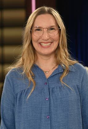 Psychotherapeutin Franca Cerutti, Podcast Psychologie to go! und ARD-Dokuserie Familientherapie lädt Psychotherapeutin und Podcasterin Franca Cerutti vier Familien aufs Land zu einem Familien-Intensiv- Coaching, zu Gast in der WDR Talkshow Kölner Treff