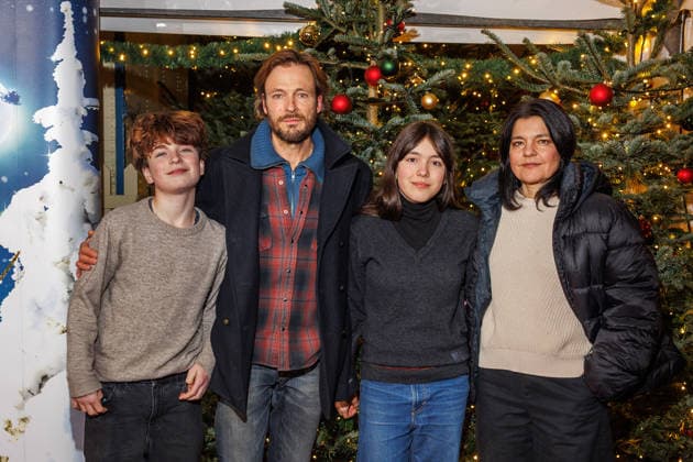 Premiere - 21. Roncalli Weihnachtscircus - Johan, Andreas Pietschmann, Helena und Jasmin Tabatabai bei der Premiere des 21. Roncalli Weihnachtscircus im Tempodrom am 19.12.2025 in Berlin. Copyright: xEventpressxKochanx