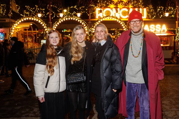 Premiere - 21. Roncalli Weihnachtscircus - Charlotte-Sophie Schöne, Livia Schöne, Anja Schöne und Reiner Schöne bei der Premiere des 21. Roncalli Weihnachtscircus im Tempodrom am 19.12.2025 in Berlin. Copyright: xEventpressxKochanx