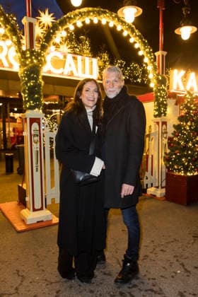 Roncalli Weihnachtscircus, Show und Promis im Tempodrom, Berlin, 19.12.2025 Bettina Zimmermann und Kai Wiesinger bei der Premiere des 21. Original Roncalli Weihnachtscircus im Berliner Tempodrom am 19.12.2025. Berlin Tempodrom Copyright: xBenxKriemannx