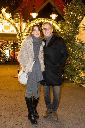 Roncalli Weihnachtscircus, Show und Promis im Tempodrom, Berlin, 19.12.2025 Gerit Kling mit Ehemann Wolfram Becker bei der Premiere des 21. Original Roncalli Weihnachtscircus im Berliner Tempodrom am 19.12.2025. Berlin Tempodrom Copyright: xBenxKriemannx