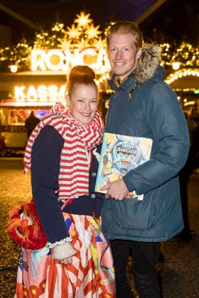 Roncalli Weihnachtscircus, Show und Promis im Tempodrom, Berlin, 19.12.2025 Enie van de Meiklokjes und Tobias Staerbo bei der Premiere des 21. Original Roncalli Weihnachtscircus im Berliner Tempodrom am 19.12.2025. Berlin Tempodrom Copyright: xBenxKriemannx