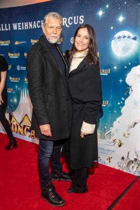 abb: Bettina Zimmermann und Kai Wiesinger Schauspieler zu gast bei der Premiere des 21. Roncalli Weihnachtscircus im Tempodrom Berlin, am 19.12.2025 in Berlin Berlin Deutschland