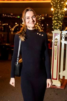 abb: Josephin Busch Schauspielerin zu gast bei der Premiere des 21. Roncalli Weihnachtscircus im Tempodrom Berlin, am 19.12.2025 in Berlin Berlin Deutschland