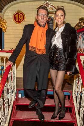 abb: Peter Wolf und Frau Melanie Wolf zu gast bei der Premiere des 21. Roncalli Weihnachtscircus im Tempodrom Berlin, am 19.12.2025 in Berlin Berlin Deutschland