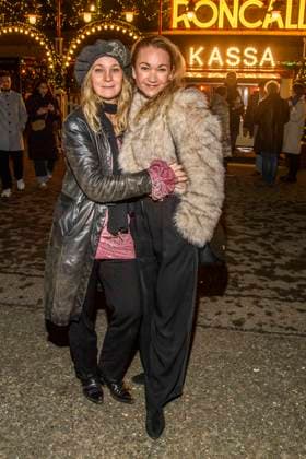 abb: Jeanette Hain und Lisa Maria Potthoff Schauspielerinnen zu gast bei der Premiere des 21. Roncalli Weihnachtscircus im Tempodrom Berlin, am 19.12.2025 in Berlin Berlin Deutschland