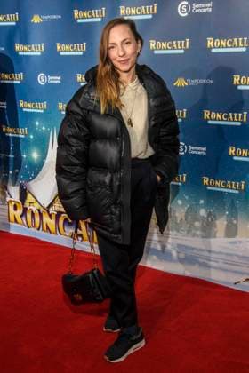 abb: Katharina Schüttler Schuettler Schauspielerin zu gast bei der Premiere des 21.Roncalli Weihnachtscircus im Tempodrom Berlin, am 19.12.2025 in Berlin Berlin Deutschland