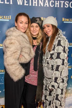 abb: Lisa Maria Potthoff, Jeanette Hain und Simone Thomalla Schauspielerinnen zu gast bei der Premiere des 21.Roncalli Weihnachtscircus im Tempodrom Berlin, am 19.12.2025 in Berlin Berlin Deutschland