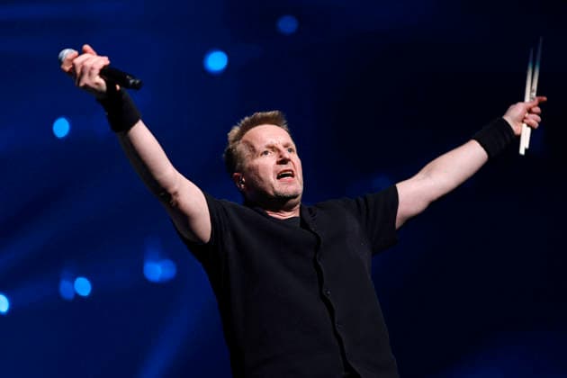 Drummer Uffe Savery von der Perkussion-Band Safri Duo live bei der 40. Night of the Proms 2025 in der Lanxess Arena. Köln, 19.12.2025 NRW Deutschland Copyright: xChristophxHardtx