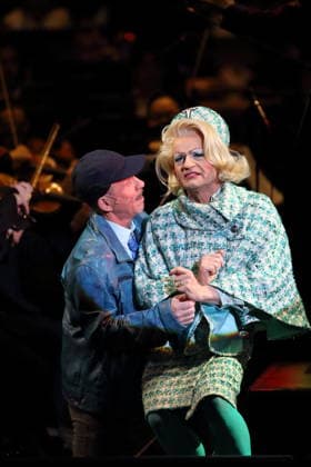 Christoph Späth (als Ben Benson) und Christoph Marti (als Xonga Miller, Dr. Spinner), v.l., während der Fotoprobe für In Frisco ist der Teufel los in der Komischen Oper im Schillertheater in Berlin, 19. Dezember 2025. Operette in vier Akten von Guido Masanetz. Musikalische Leitung Kai Tietje. Szenisches Arrangement Martin G. Berger. Kostüme Esther Bialas. Premiere ist am 21. Dezember 2025. Komische Oper Berlin In Frisco ist der Teufel los