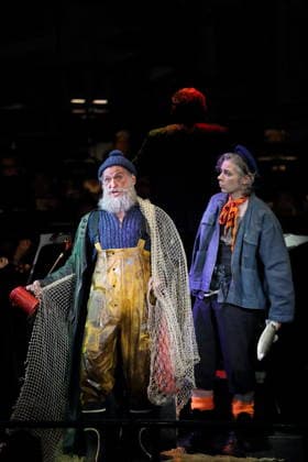 Hans Gröning (als Jonas) und Alexander von Hugo (als Anatol Brown), v.l., während der Fotoprobe für In Frisco ist der Teufel los in der Komischen Oper im Schillertheater in Berlin, 19. Dezember 2025. Operette in vier Akten von Guido Masanetz. Musikalische Leitung Kai Tietje. Szenisches Arrangement Martin G. Berger. Kostüme Esther Bialas. Premiere ist am 21. Dezember 2025. Komische Oper Berlin In Frisco ist der Teufel los