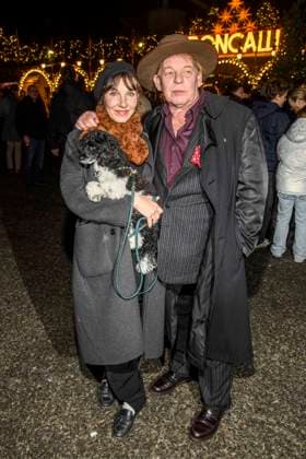 abb: Meret Becker und Ben Becker mit Hund Schauspieler zu gast bei der Premiere des 21. Roncalli Weihnachtscircus im Tempodrom Berlin, am 19.12.2025 in Berlin Berlin Deutschland