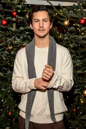 abb: Tim Oliver Schultz Schauspieler zu gast bei der Premiere des 21. Roncalli Weihnachtscircus im Tempodrom Berlin, am 19.12.2025 in Berlin Berlin Deutschland