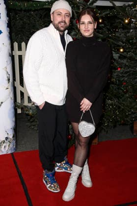 Felix von Jascheroff mit Partnerin Alexandra Sophie Winterberg bei der Premiere des 21. Original Roncalli Weihnachtscircus 2025 im Tempodrom. Berlin, 19.12.2025