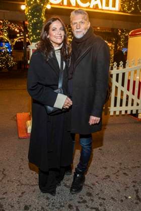 abb: Bettina Zimmermann und Kai Wiesinger Schauspieler zu gast bei der Premiere des 21. Roncalli Weihnachtscircus im Tempodrom Berlin, am 19.12.2025 in Berlin Berlin Deutschland