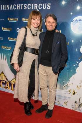 abb: Barbara Bahro und Wolfgang Bahro Ehepaar Schauspieler zu gast bei der Premiere des 21. Roncalli Weihnachtscircus im Tempodrom Berlin, am 19.12.2025 in Berlin Berlin Deutschland