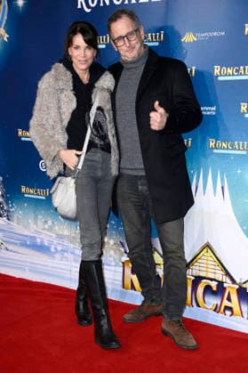 Gerit Kling mit Ehemann Wolfram Becker bei der Premiere des 21. Original Roncalli Weihnachtscircus 2025 im Tempodrom. Berlin, 19.12.2025