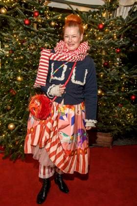 abb: Enie van de Meiklokjes und Tobias Staebo Moderatorin Paar Freund zu gast bei der Premiere des 21. Roncalli Weihnachtscircus im Tempodrom Berlin, am 19.12.2025 in Berlin Berlin Deutschland