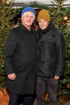 abb: August Diehl, Detlev Buck Schauspieler Pudelmuetze zu gast bei der Premiere des 21. Roncalli Weihnachtscircus im Tempodrom Berlin, am 19.12.2025 in Berlin Berlin Deutschland