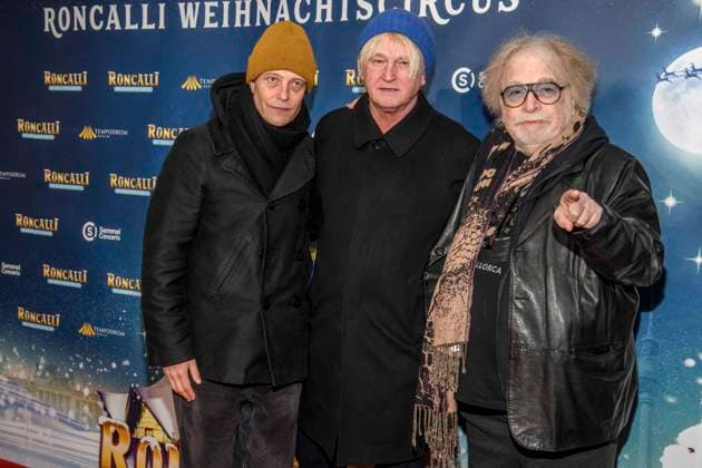 abb: August Diehl, Detlev Buck und Bernhard Paul zu gast bei der Premiere des 21. Roncalli Weihnachtscircus im Tempodrom Berlin, am 19.12.2025 in Berlin Berlin Deutschland
