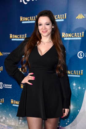Anne Wünsche bei der Premiere des 21. Original Roncalli Weihnachtscircus 2025 im Tempodrom. Berlin, 19.12.2025 *** Anne Wünsche at the premiere of the 21 Original Roncalli Weihnachtscircus 2025 at the Tempodrom Berlin, 19 12 2025 Foto:xN.xKubelkax xFuturexImagex roncalli_5295