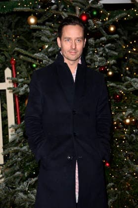 Tom Schilling bei der Premiere des 21. Original Roncalli Weihnachtscircus 2025 im Tempodrom. Berlin, 19.12.2025