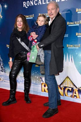 Leander Haußmann mit seiner Schwester Iris und Enkel Fritz bei der Premiere des 21. Original Roncalli Weihnachtscircus 2025 im Tempodrom. Berlin, 19.12.2025