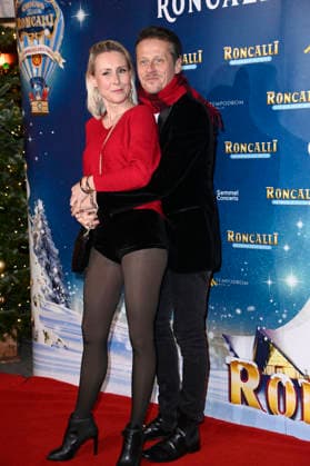 Franziska Hippe und Roman Knizka bei der Premiere des 21. Original Roncalli Weihnachtscircus 2025 im Tempodrom. Berlin, 19.12.2025