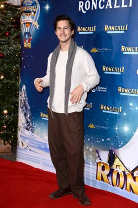Tim Oliver Schultz bei der Premiere des 21. Original Roncalli Weihnachtscircus 2025 im Tempodrom. Berlin, 19.12.2025
