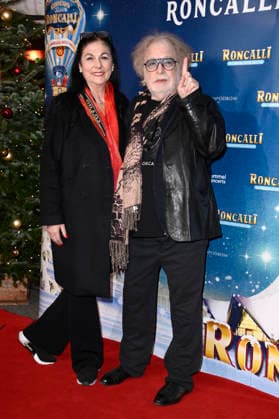 Bernhard Paul mit Ehefrau Eliana Paul bei der Premiere des 21. Original Roncalli Weihnachtscircus 2025 im Tempodrom. Berlin, 19.12.2025