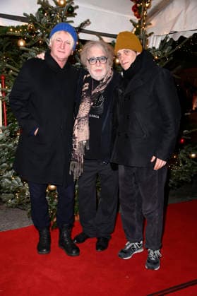 Detlev Buck, Bernhard Paul und August Diehl bei der Premiere des 21. Original Roncalli Weihnachtscircus 2025 im Tempodrom. Berlin, 19.12.2025