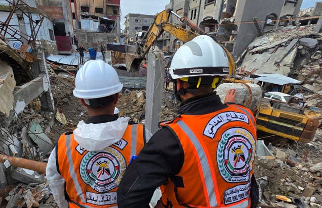 Civil defense teams began searching today for 55 bodies under the rubble of 13 homes destroyed by Israeli bombing in Khan Younis Civil defense teams began searching today for 55 bodies under the rubble of 13 homes destroyed by Israeli bombing in Khan Younis. More than 9,000 bodies remain buried under the rubble of homes across the Gaza Strip, victims of the two-year Israeli offensive. Khan Younis, southern Gaza Strip, December 20, 2025. Photo by Tariq Mohammad APA Images Khan Yunis Gaza Strip Palestinian Territory 201225_Khan_younes_TM_00(2) Copyright: xapaimagesxTariqxMohammad xapaimagesx