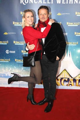 Franziska Hippe und Roman Knizka bei der Premiere des 21. Original Roncalli Weihnachtscircus 2025 im Tempodrom. Berlin, 19.12.2025