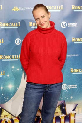 Clara Lösel bei der Premiere des 21. Original Roncalli Weihnachtscircus 2025 im Tempodrom. Berlin, 19.12.2025