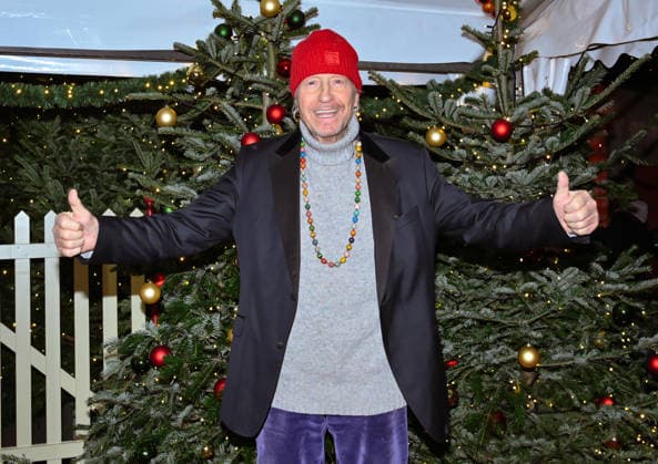 19.12.2025, xlakx, Entertainment, Roncalli Weihnachtscircus v.l. Reiner Schoene zu Gast bei der Jubilaeums Vorstellung bei der Premiere des 21.Original Roncalli Weihnachtscircus im Tempodrom Berlin Berlin