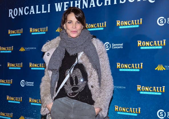 19.12.2025, xlakx, Entertainment, Roncalli Weihnachtscircus v.l. Schauspielerin Anja Kling zu Gast bei der Jubilaeums Vorstellung bei der Premiere des 21.Original Roncalli Weihnachtscircus im Tempodrom Berlin Berlin