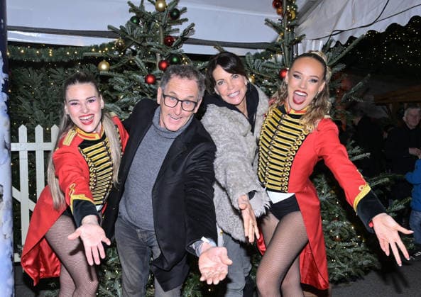 19.12.2025, xlakx, Entertainment, Roncalli Weihnachtscircus v.l. Wolfram Becker Ehemann und Schauspielerin Anja Kling zu Gast bei der Jubilaeums Vorstellung bei der Premiere des 21.Original Roncalli Weihnachtscircus im Tempodrom Berlin Berlin
