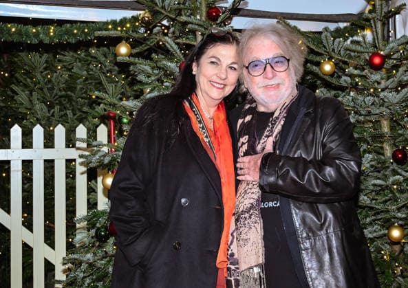 19.12.2025, xlakx, Entertainment, Roncalli Weihnachtscircus v.l. Eliana Larible und Bernahrd Paul zu Gast bei der Jubilaeums Vorstellung bei der Premiere des 21.Original Roncalli Weihnachtscircus im Tempodrom Berlin Berlin