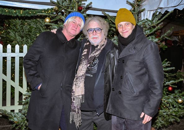19.12.2025, xlakx, Entertainment, Roncalli Weihnachtscircus v.l. Detlev Buck, Bernahrd Paul und August Diehl zu Gast bei der Jubilaeums Vorstellung bei der Premiere des 21.Original Roncalli Weihnachtscircus im Tempodrom Berlin Berlin