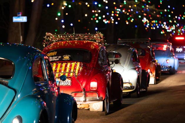 ALTADENA, CA - DECEMBER 18: Cars decorated with festive lanterns participate in a parade during Christmas Tree Lane, an annual tradition in the city, on December 18, 2025 in Altadena, California.  Copyright: xVCGx 111610922866