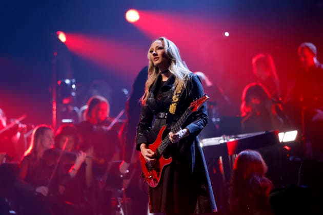 Gitarristin Nita Strauss live bei der 40. Night of the Proms 2025 in der Lanxess Arena. Köln, 19.12.2025 NRW Deutschland Copyright: xChristophxHardtx