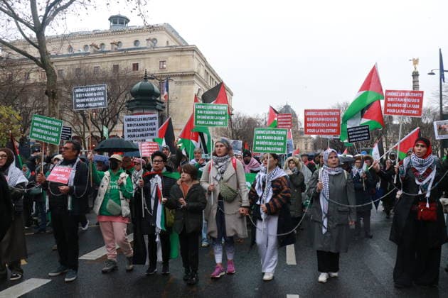 Pro-Palestinian rally in Paris PARIS, FRANCE – DECEMBER 20: Hundreds of demonstrators gather in central Paris to protest the humanitarian crisis in Gaza and ongoing Israeli settlement activity in the West Bank, as participants wave Palestinian flags and hold banners calling for international action and solidarity with Palestine, on December 20, 2025. Ümit Dönmez Anadolu Paris France. Editorial use only. Please get in touch for any other usage.  Copyright: x2025xAnadoluxÜmitxDönmezx