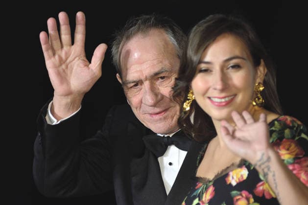Tokyo International Film Festival 2017 TOKYO, JAPAN - OCTOBER 25 : Actor Tommy Lee Jones (L), President of Jury of the 30th Tokyo International Film Festival and her daughter Victoria Jones (R) member of the International Competition Jury wave hands to the fans as they attends the red carpet of the festival on October 25, 2017 in Tokyo, Japan. Tokyo Japan. Editorial use only. Please get in touch for any other usage.  Copyright: x2025xAnadoluxDavidxMareuilx