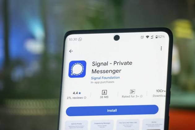 Mobiler Bildschirm mit der Download Seite der Signal App mit privatem Messenger Fokus Mobile screen showing Signal app download page with a private messenger focus Copyright: imageBROKER MdxMamunxMiah iblmia15816306.jpg