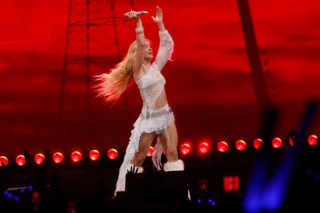 Zara Larsson performs at the Y100 s iHeartRadio Jingle Ball 2025 show at the Kaseya Center in Miami, Florida, on Saturday, December 20, 2025.  MIA20251220143 GARYxIxROTHSTEIN