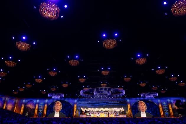 MAASTRICHT Violinist and conductor Andre Rieu during the last of his six Christmas concerts at the MECC. Rieu is accompanied by his Johann Strauss Orchestra, soloists, dancers, and skaters. ANP IRIS VAN DEN BROEK netherlands out - belgium out  Copyright: xx x545521532x originalFilename: 545521532.jpg
