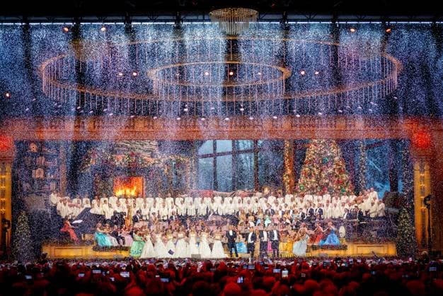 MAASTRICHT - Snow during Let It Snow, the last of AndrÃ Rieu s six Christmas concerts at the MECC. Rieu is accompanied by his Johann Strauss Orchestra, soloists, dancers, and skaters. ANP IRIS VAN DEN BROEK netherlands out - belgium out  Copyright: xx x545521560x originalFilename: 545521560.jpg